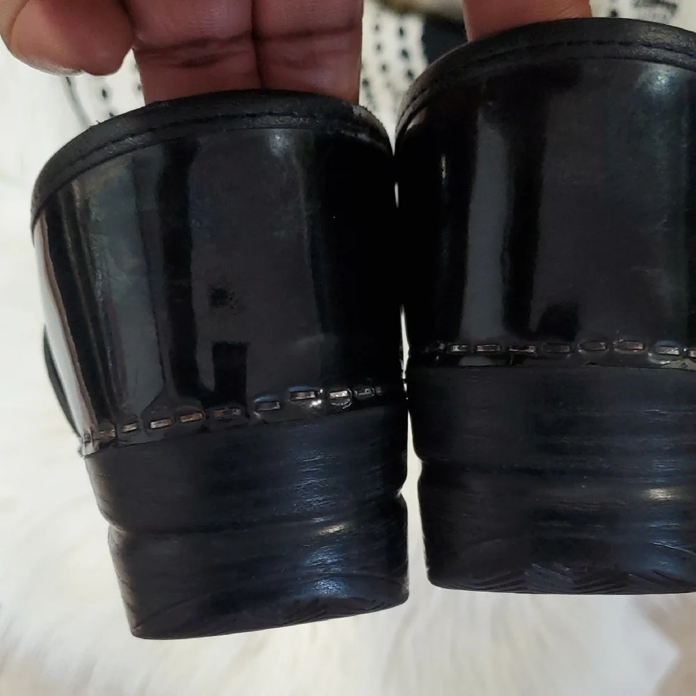 Dansko Black Mules with Reflective Finish Size 39 - Picture 14 of 14